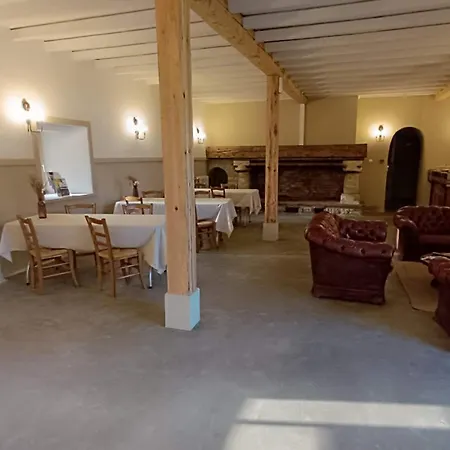 Abbaye De St Gilbert Couette-café 3*